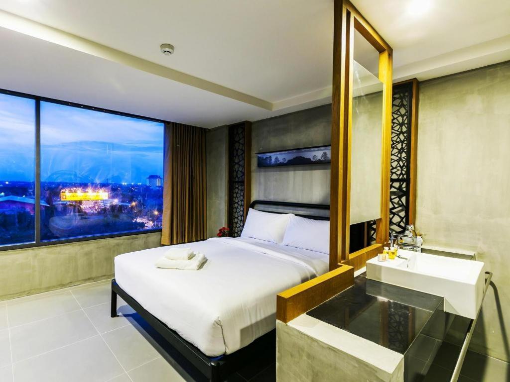 B2 Khon Kaen Boutique & Budget Hotel Esterno foto