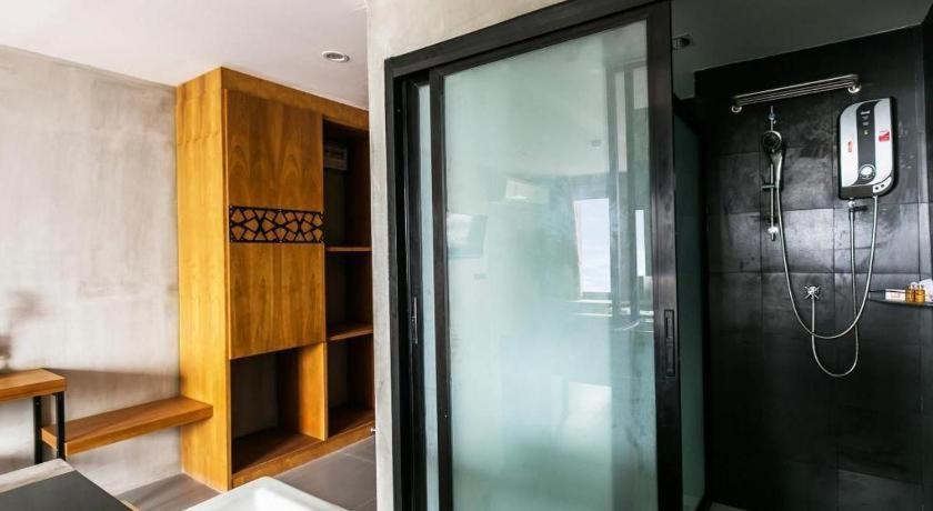 B2 Khon Kaen Boutique & Budget Hotel Esterno foto