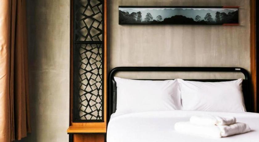 B2 Khon Kaen Boutique & Budget Hotel Esterno foto